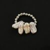Anillo elastico con abalorios y perlas cultivadas barrocas