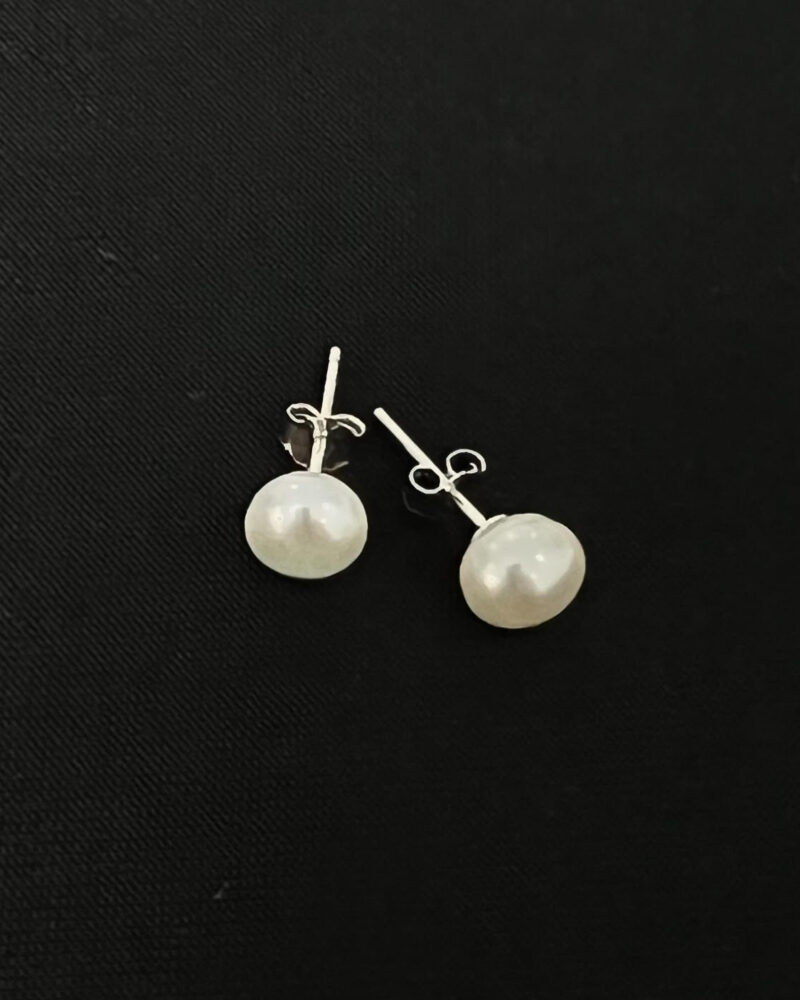 Arete palito de plata 9.25 y perla pequeña
