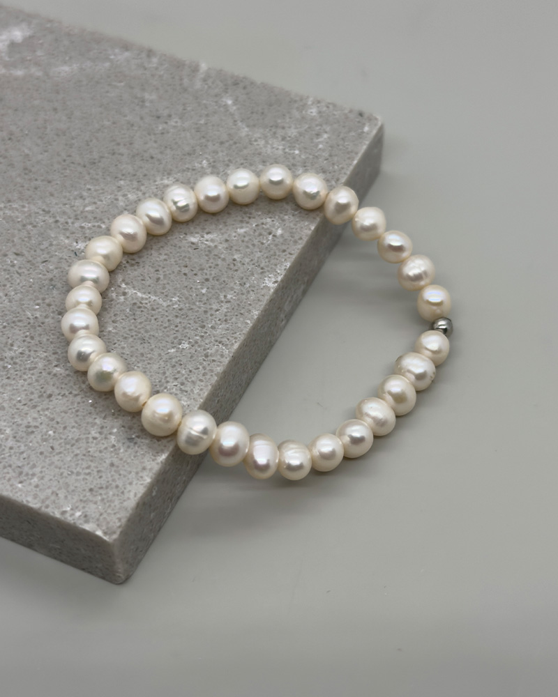 Pulsera elastica con perlas cultivadas