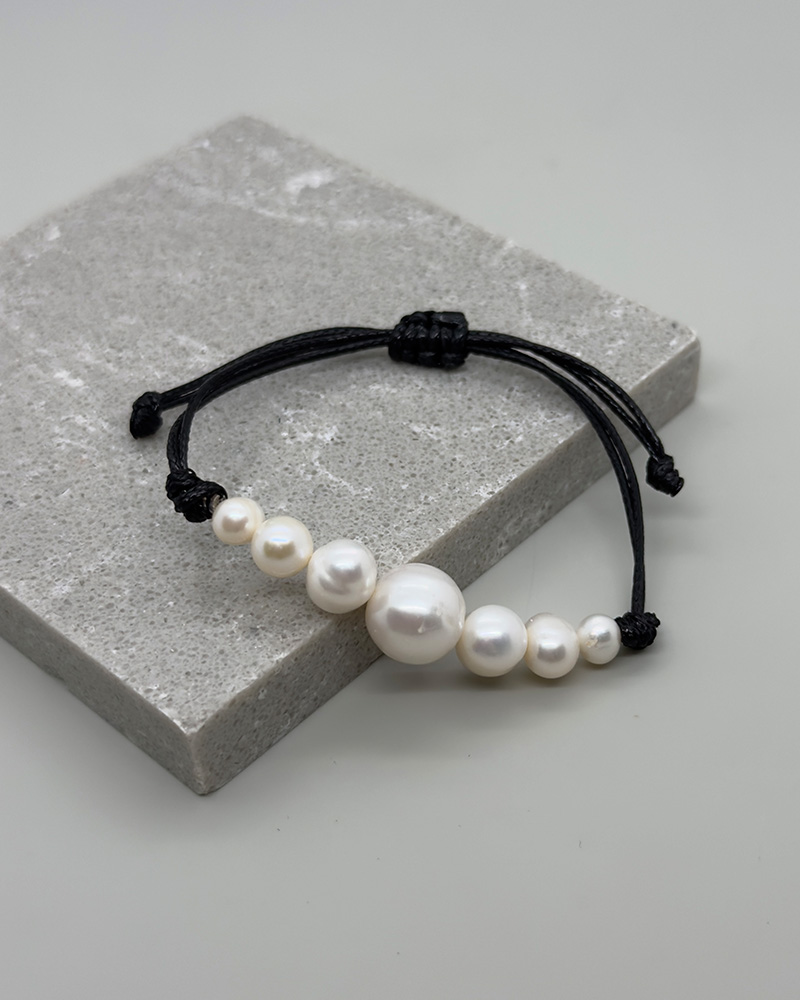 Pulsera hilo encerado con perlas cultivadas de distintos tamaños