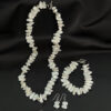 Collar, pulsera y aretes con perlas cultivadas, cierre de collar y gancho de arete con plata 9.25