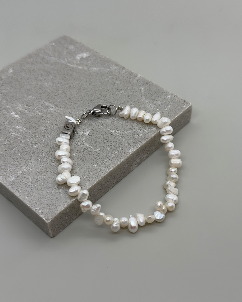 Pulsera con perlas cultivadas de 4mm