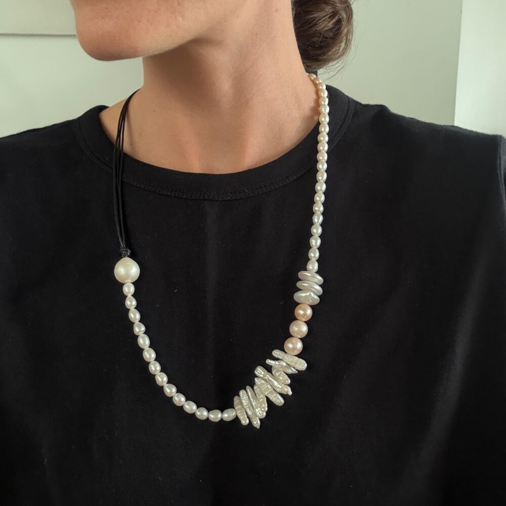 Collar con perlas cultivadas barrocas y redondas - Imagen 2