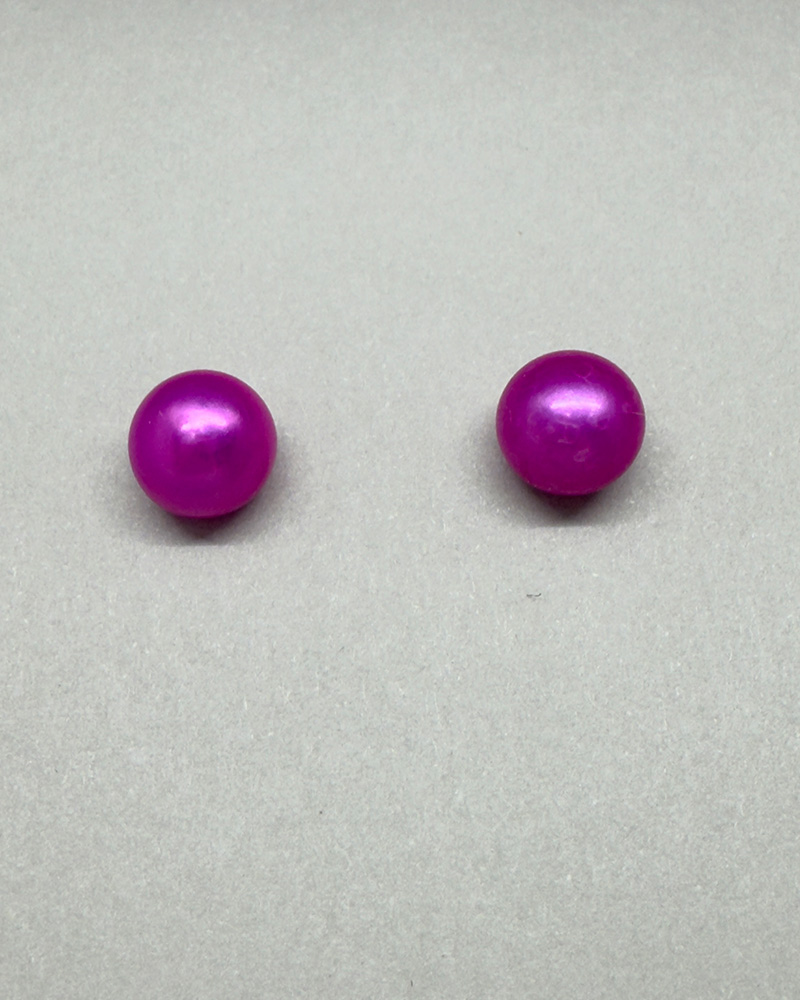 Arete palito plata 9.25 y perla cultivada 8mm fucsia