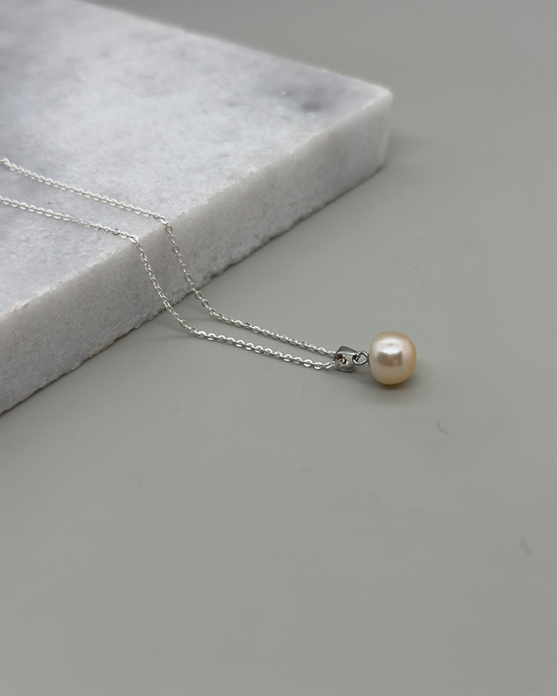 Cadena de plata 9.25 y perla cultivada de 8mm peach