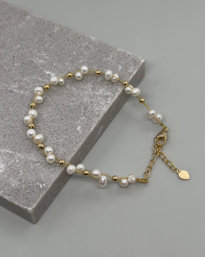 Pulsera de hilo dorado con perlas de 3mm