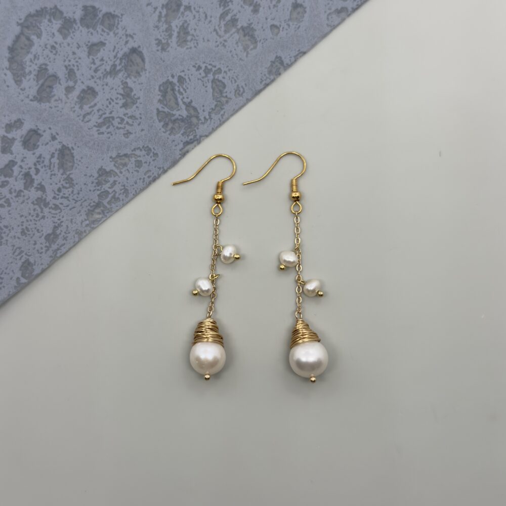 Arete largo con perla cultivada 10mm y perlas de 2mm
