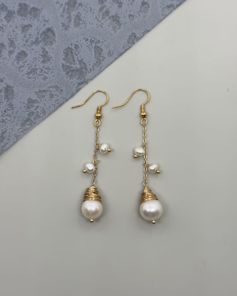 Arete largo con perla cultivada 10mm y perlas de 2mm