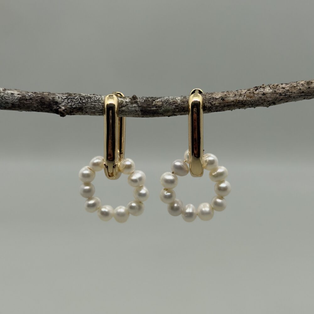 Arete de argolla dorada rectangular con perlas cultivadas - Imagen 5