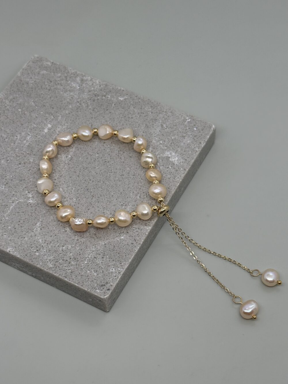 Pulsera ajustable perla peach