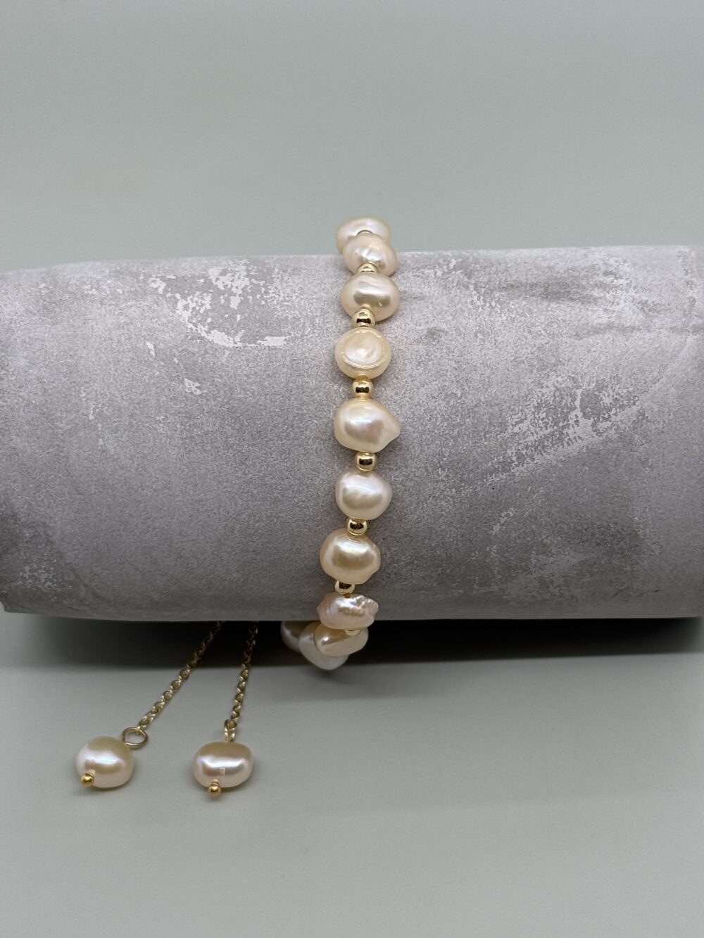 Pulsera ajustable perla peach - Imagen 3