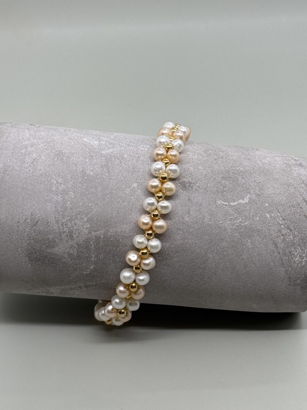 Pulsera perla blanca y peach 4mm - Imagen 3