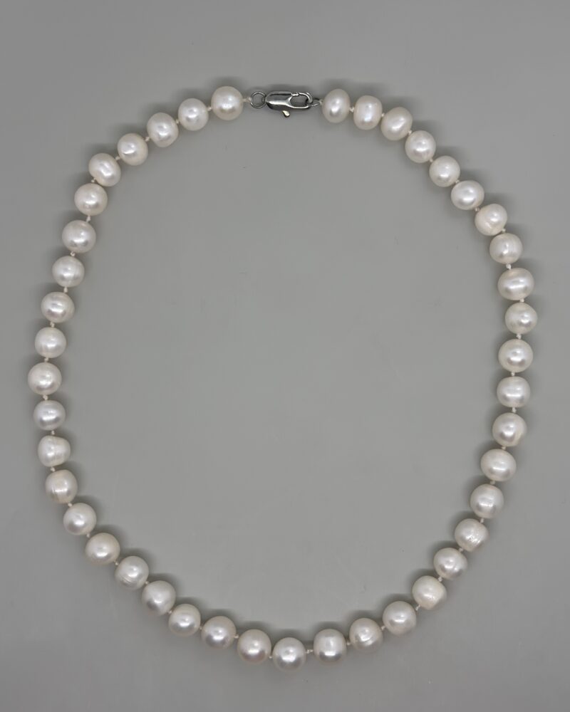 Collar blanco anudado perla 10mm