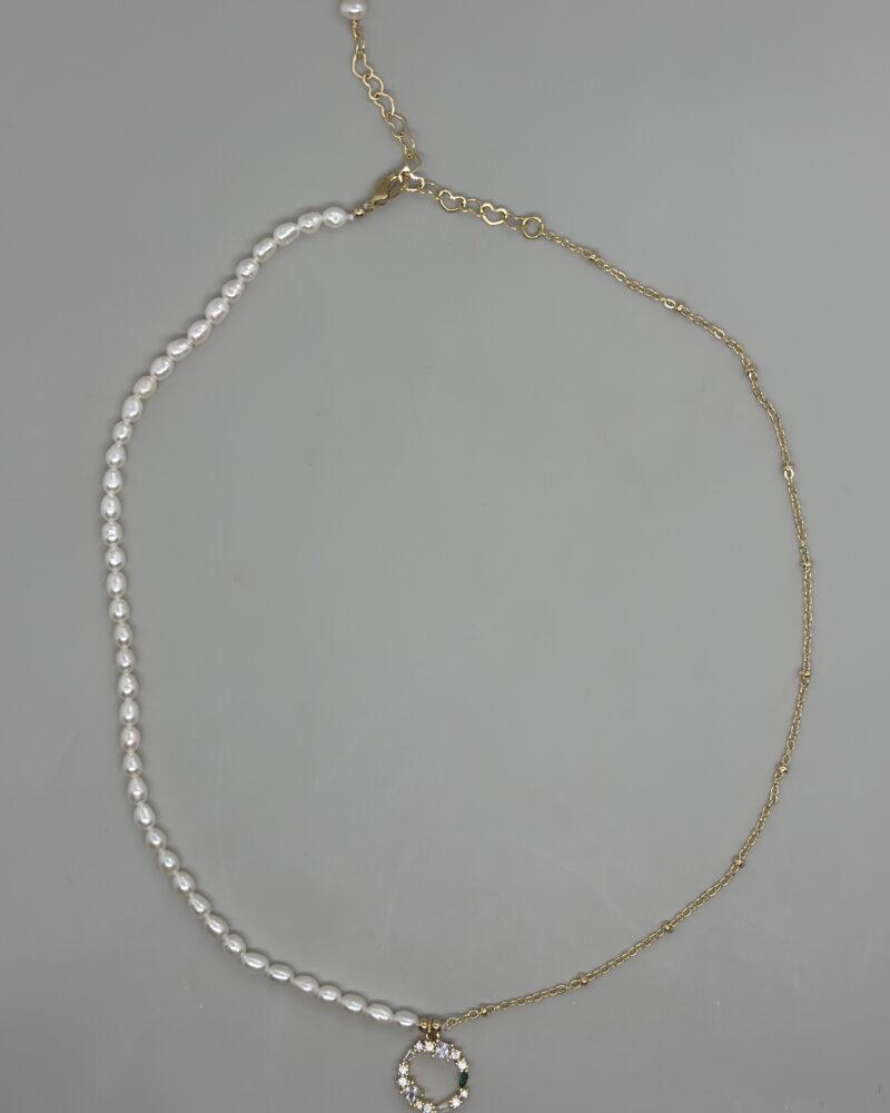 Collar blanco con perla oval 2x5mm