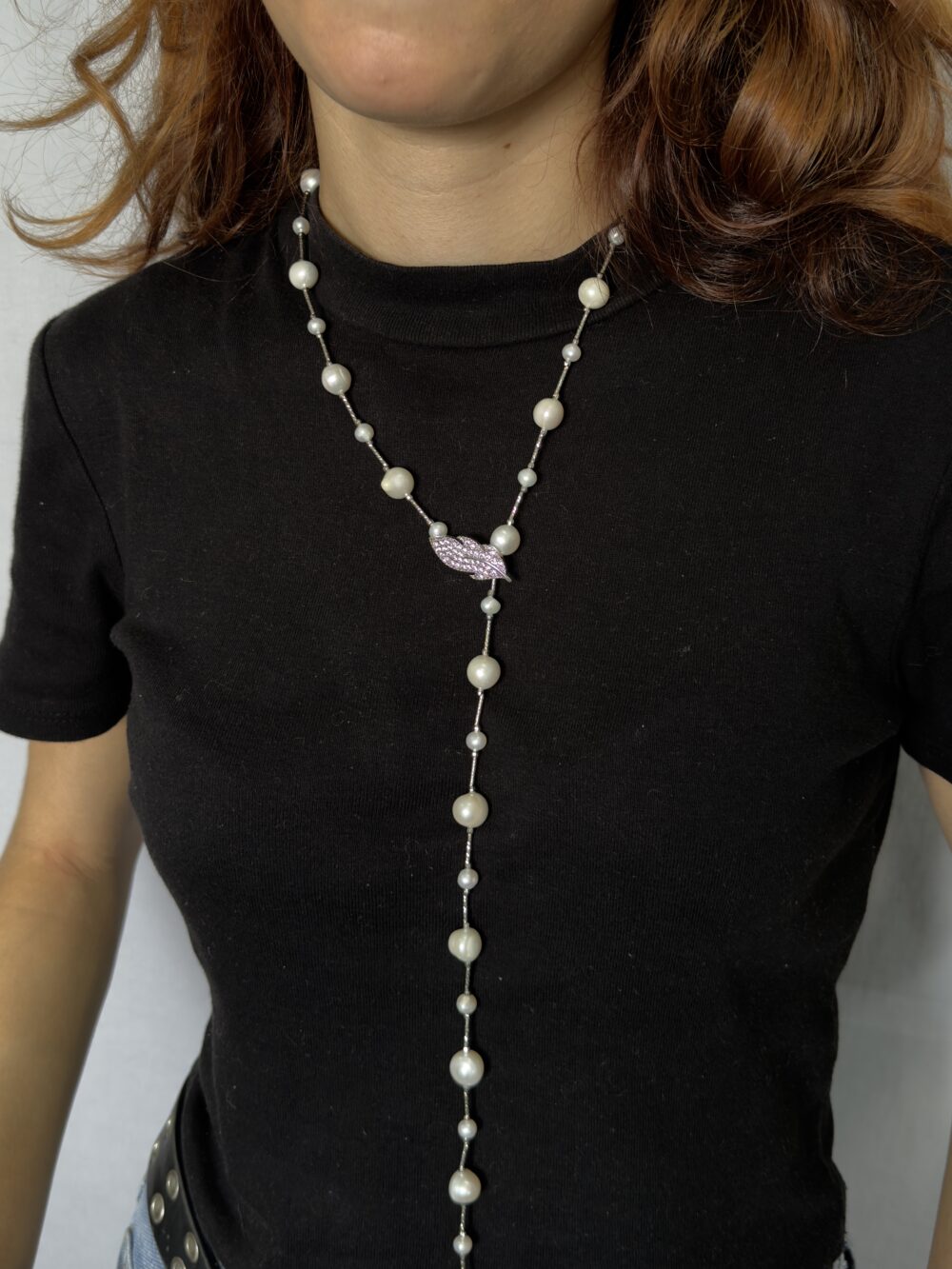Collar largo con perla combinada con cierre de hoja - Imagen 4