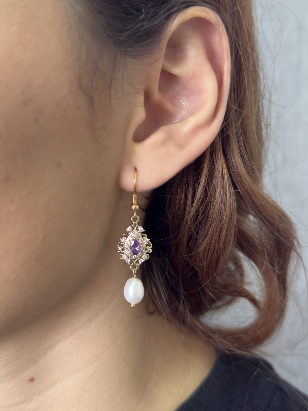 Arete vintage perla oval 7x10mm - Imagen 4