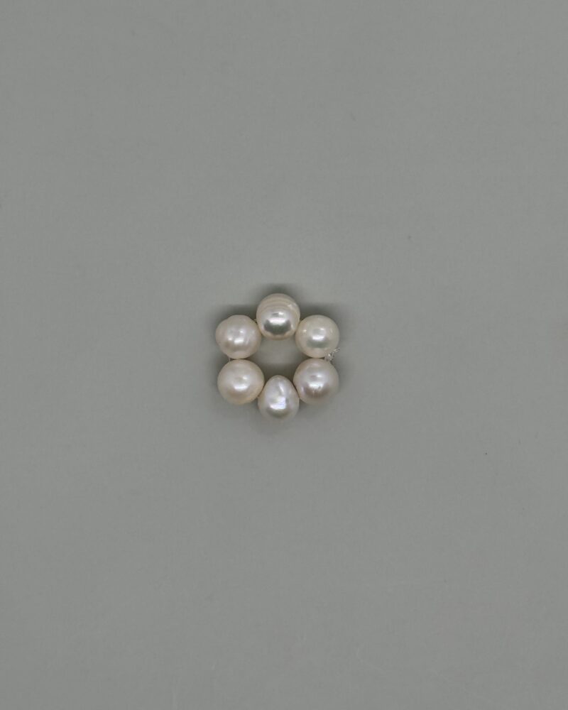 Aro de 6 perlas blancas cultivadas
