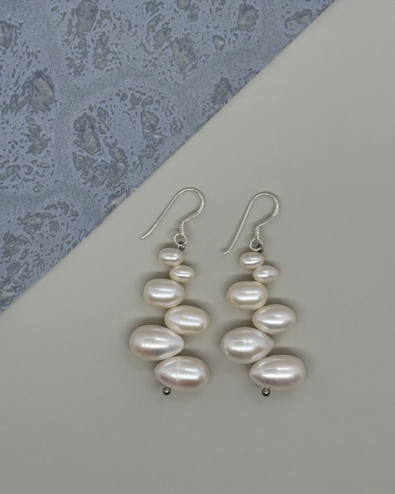 Arete con gancho de plata 9.25 y perlas cultivadas oval diferentes tamaños