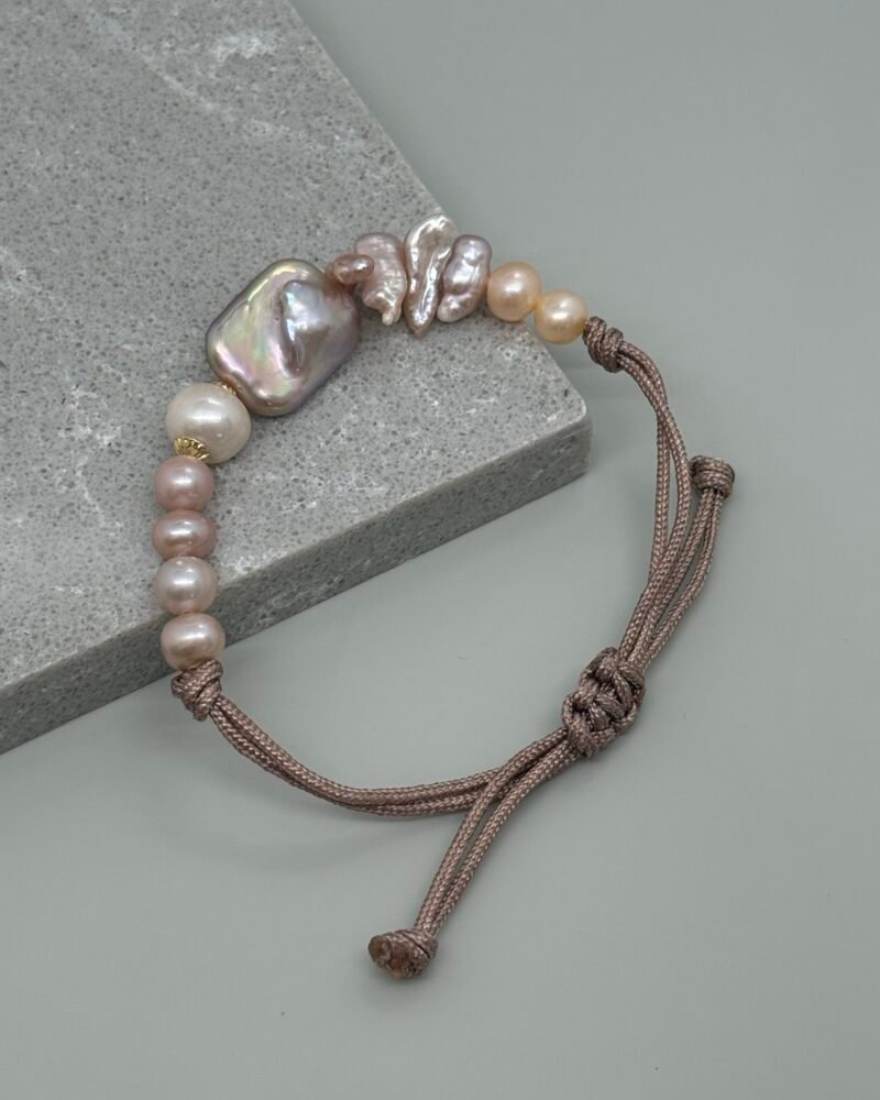 Pulsera ajustable con perlas cultivadas barrocas y redondas
