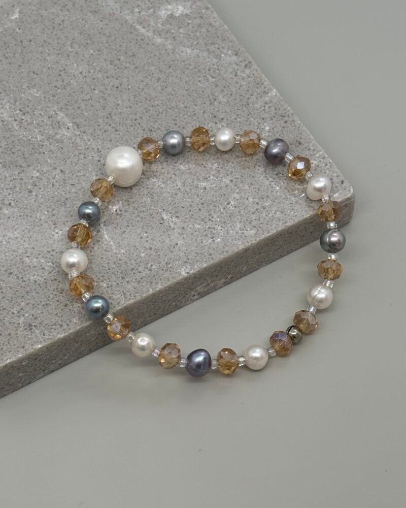 Pulsera elástica con perlas cultivadas y cristales