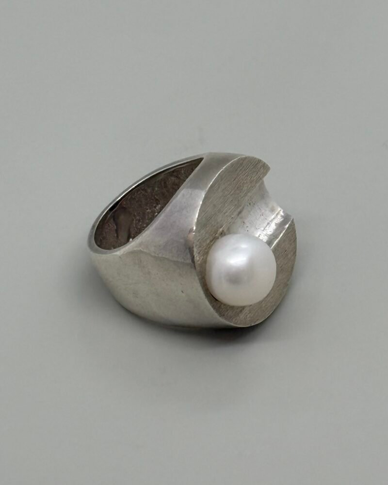 Anillo de plata 9.25 talla 6 con perla cultivada