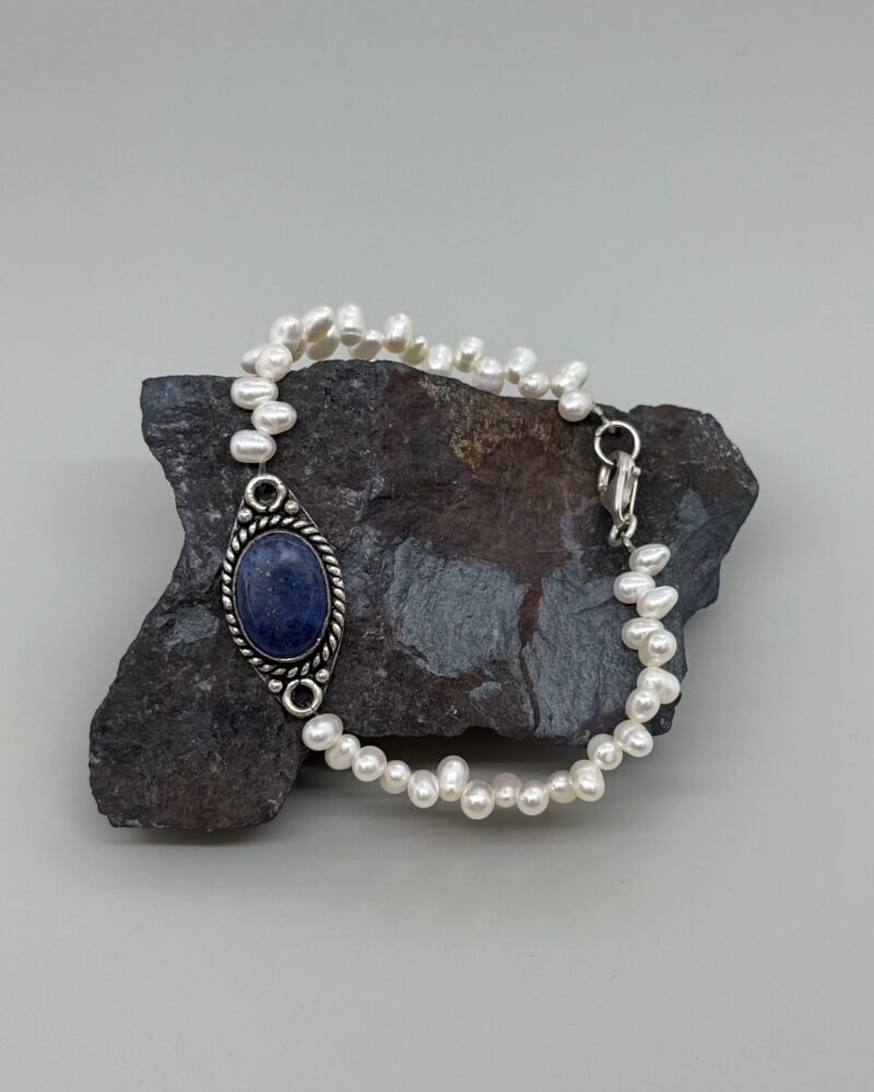 Pulsera de perlas cultivadas con centro de plata 9.25 y piedra natural lapislázuli