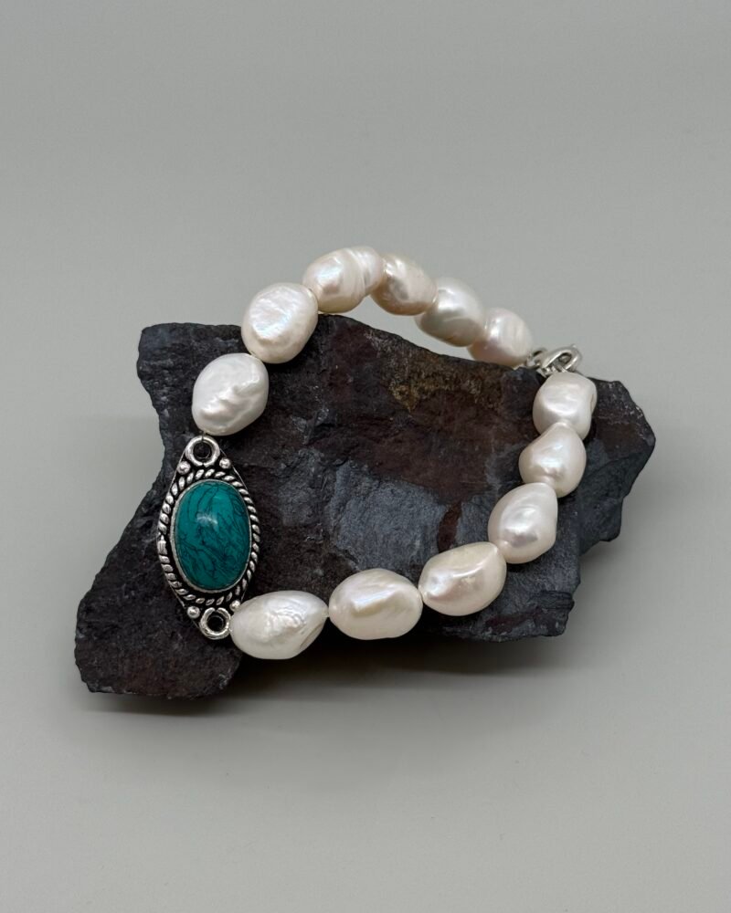Pulsera de perlas cultivadas con centro de plata 9.25 y piedra natural turquesa