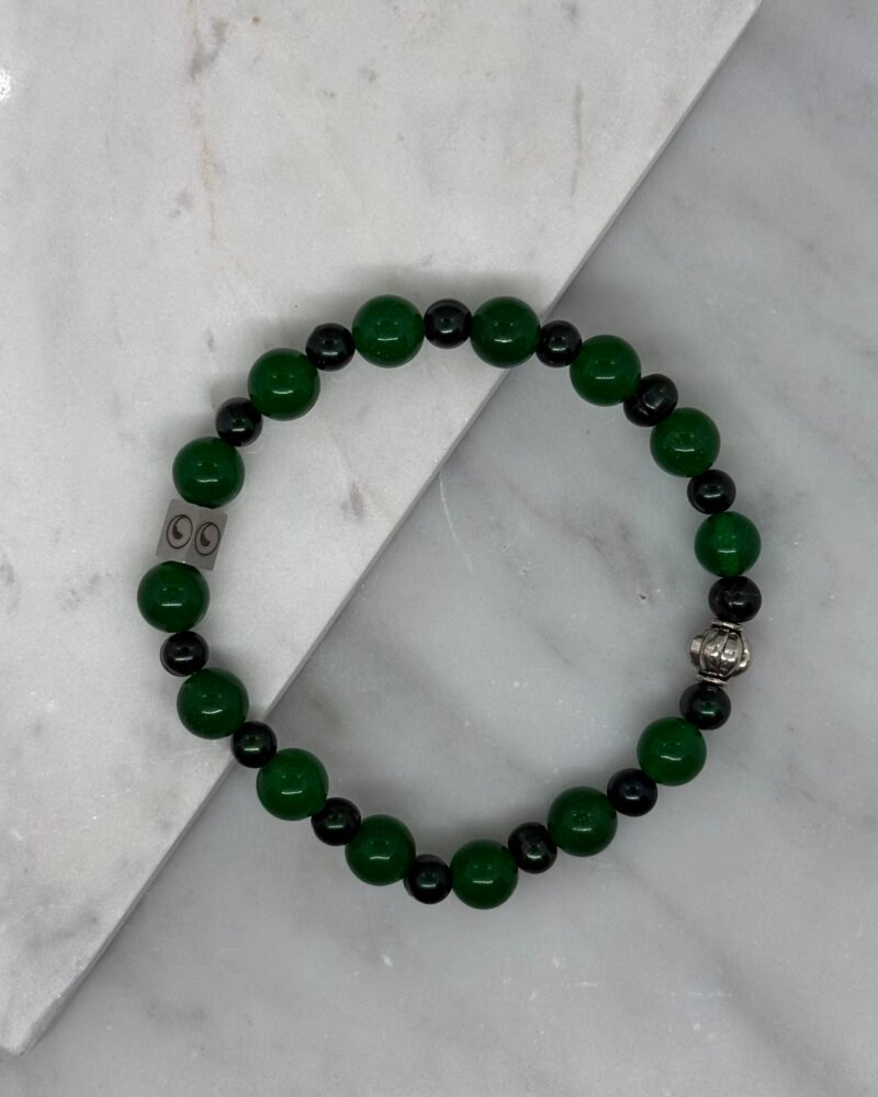 Pulsera elastica con piedra jade y perlas cultivadas oscuras