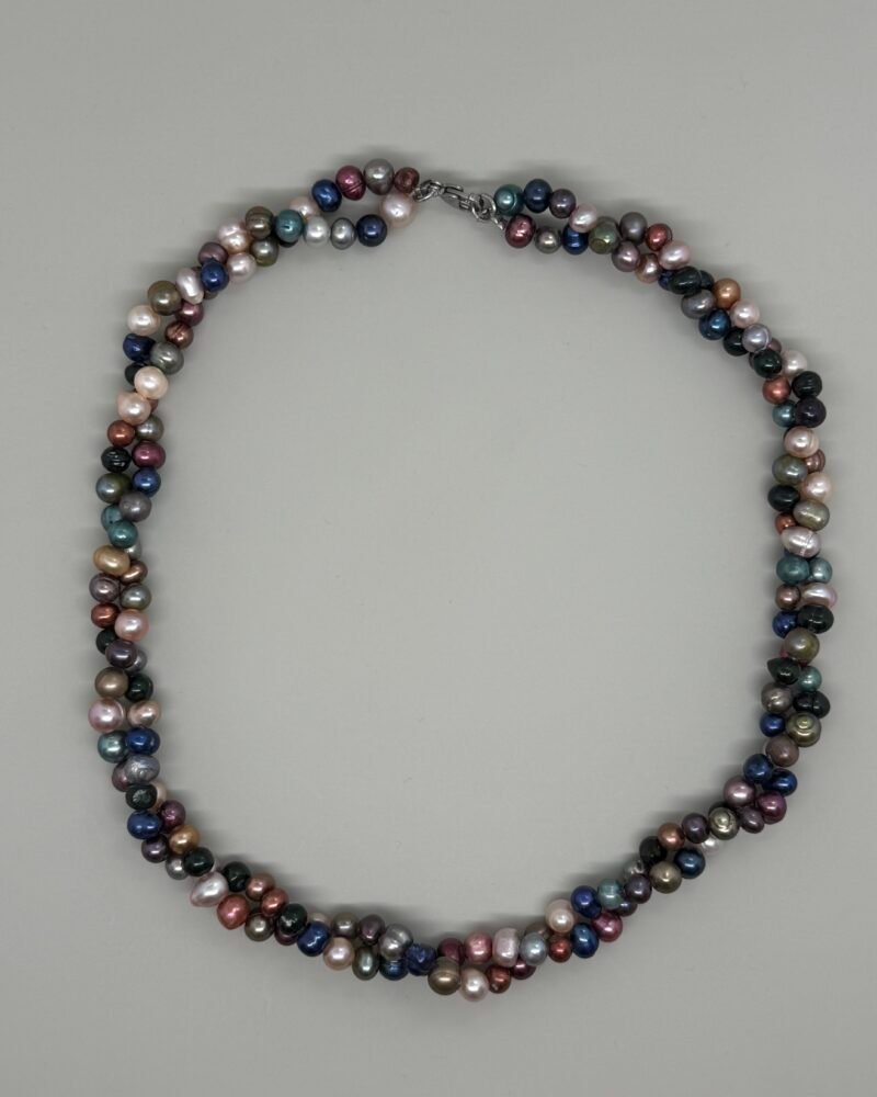 Collar con perlas cultivadas de colores