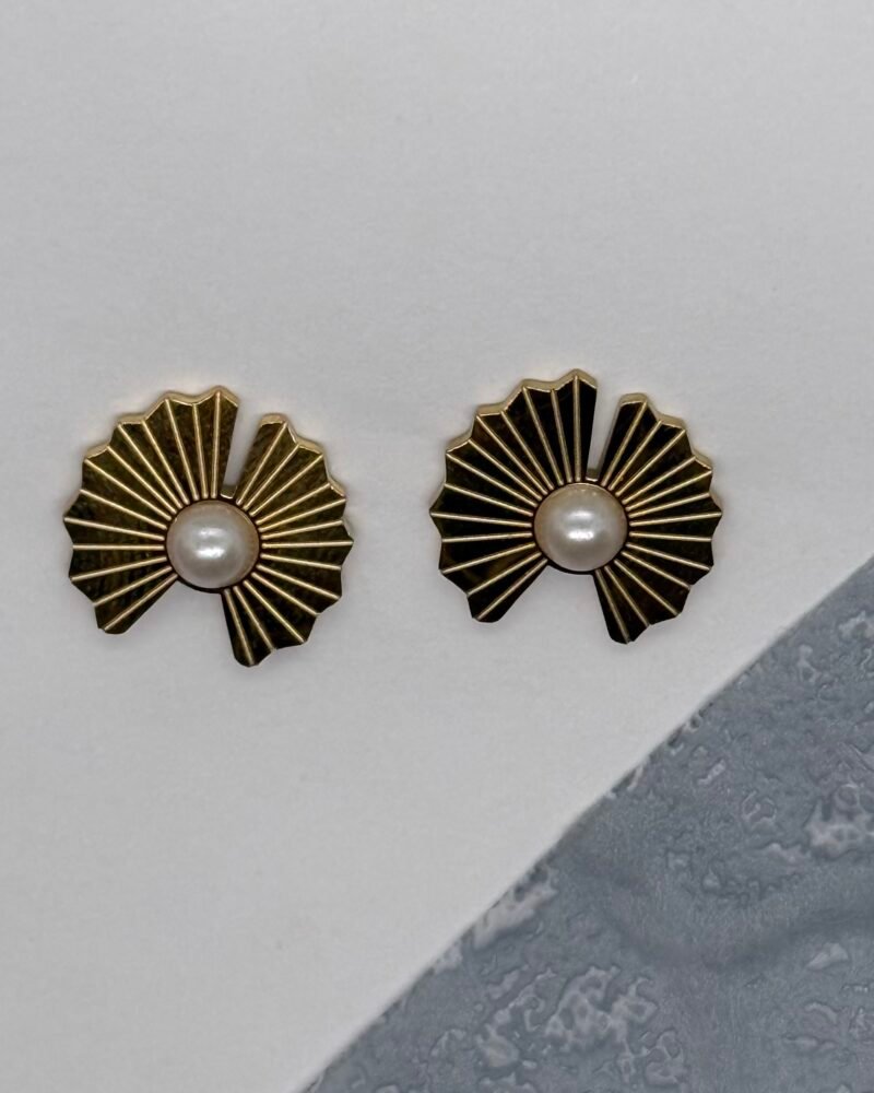 Aretes de acero inoxidable con perlas cultivadas
