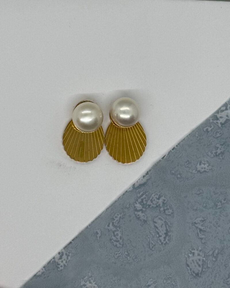 Aretes de acero inoxidable con perlas cultivadas