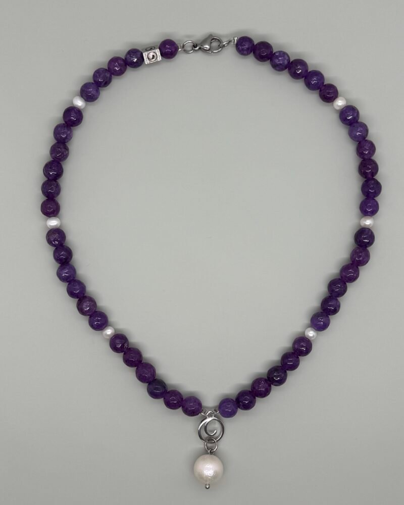 Collar con piedra natural ''amatista'' y perlas cultivadas