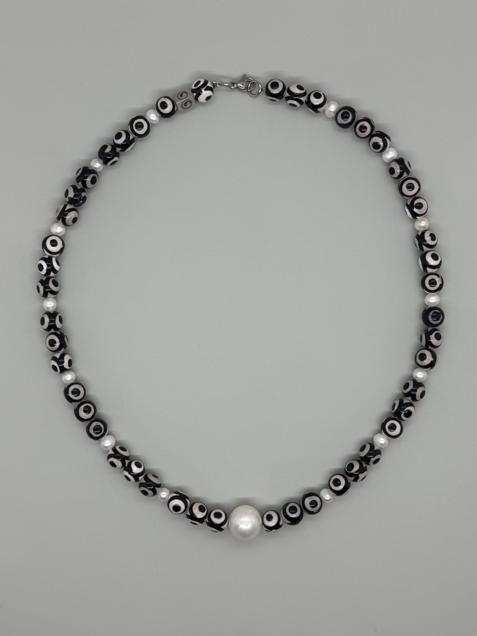 Collar con piedra natural ''agata tibetana'' y perlas cultivadas