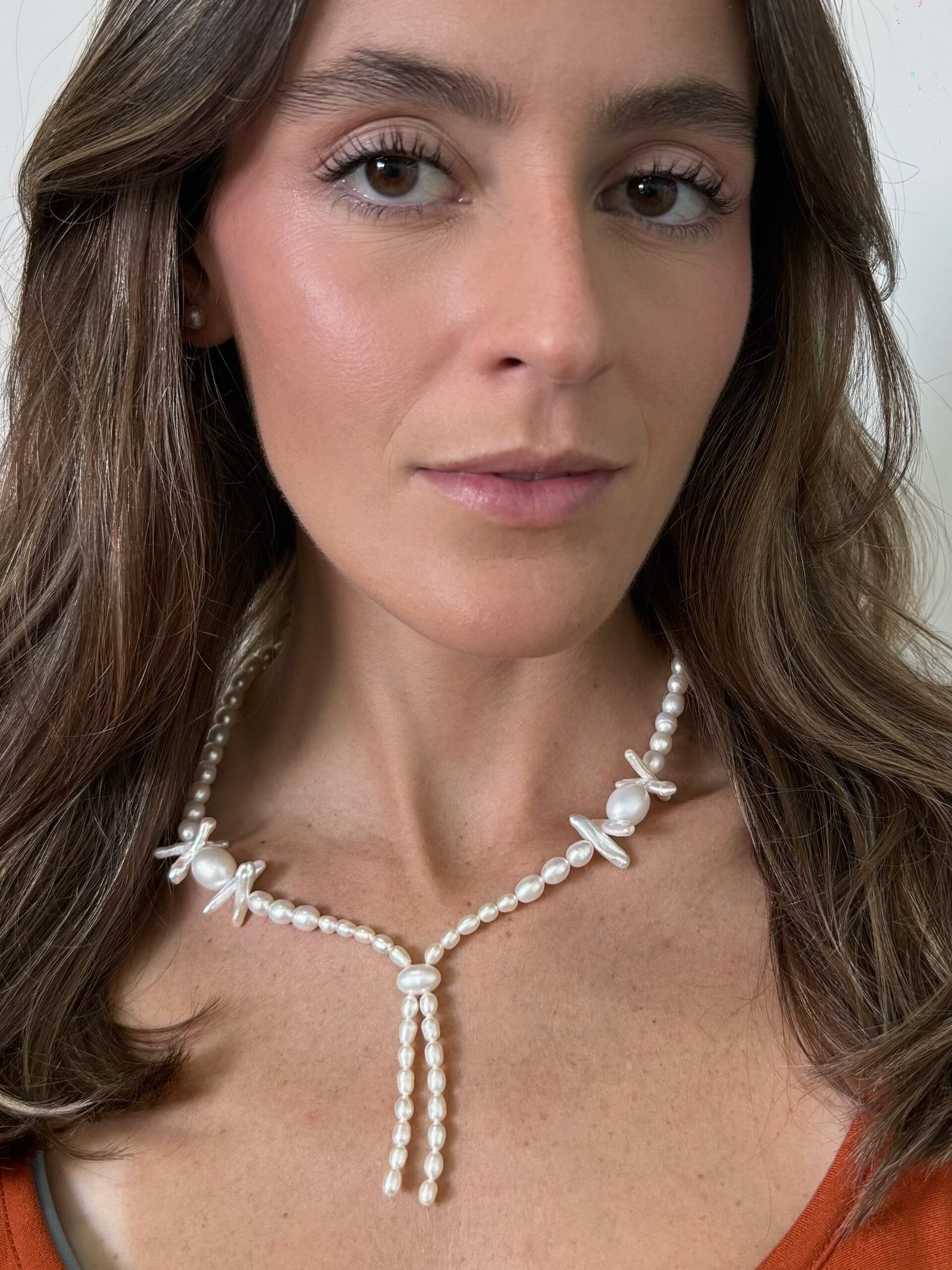 Collar clásico con perlas cultivadas oval y perlas barrocas - Imagen 2